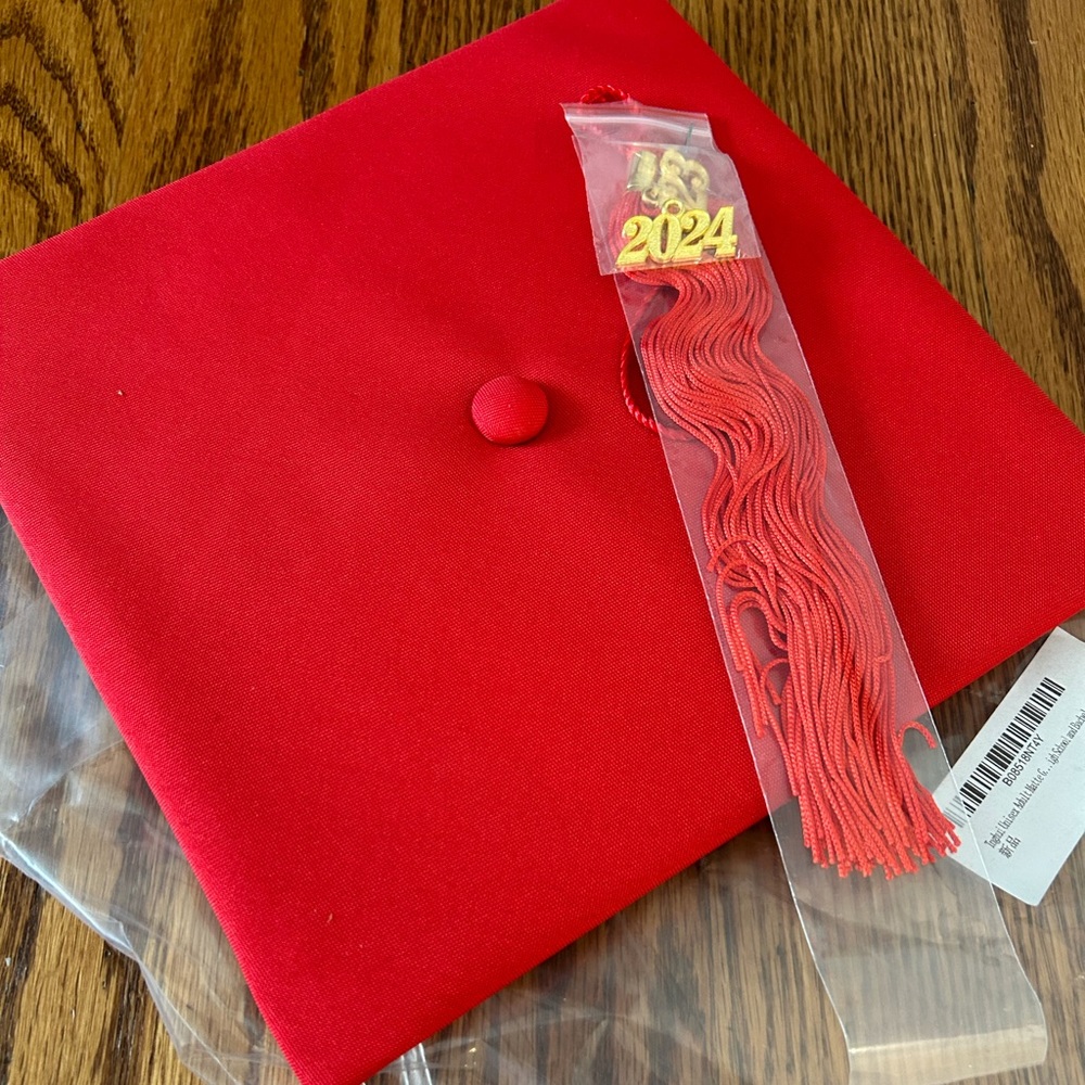 Graduation hats red 2024 lot of 16